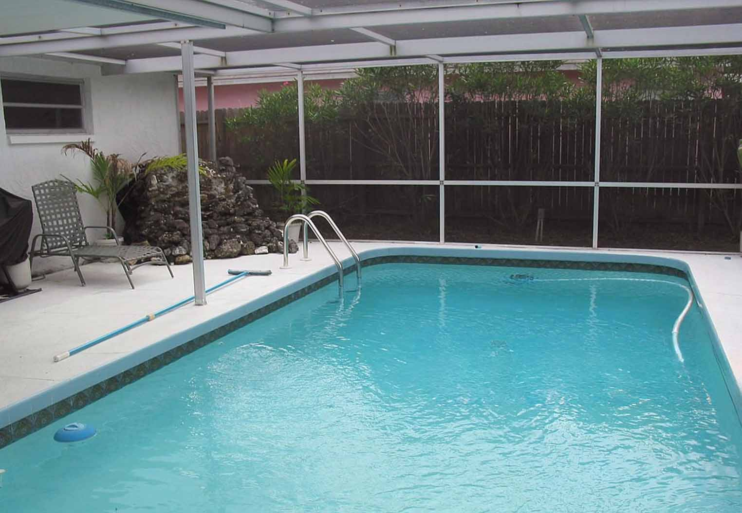 flat top pool screen enclosure