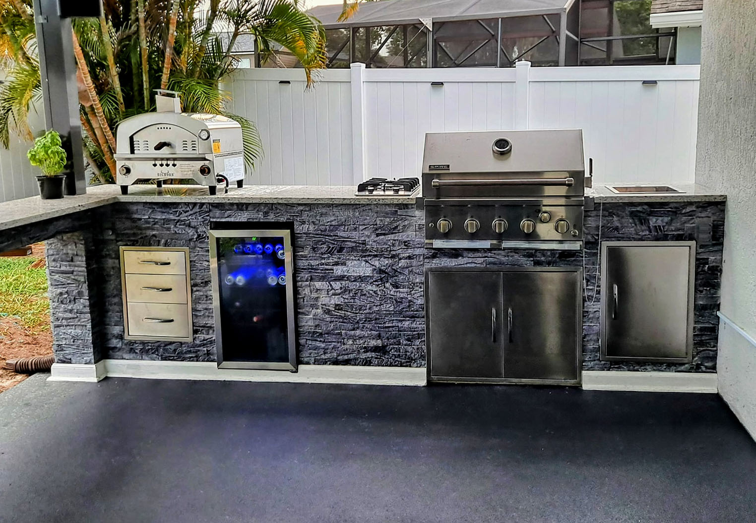outdoor patio kitchen